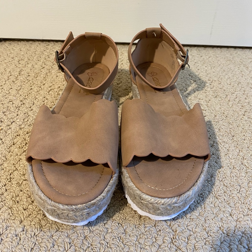 Buckled espadrille sandals